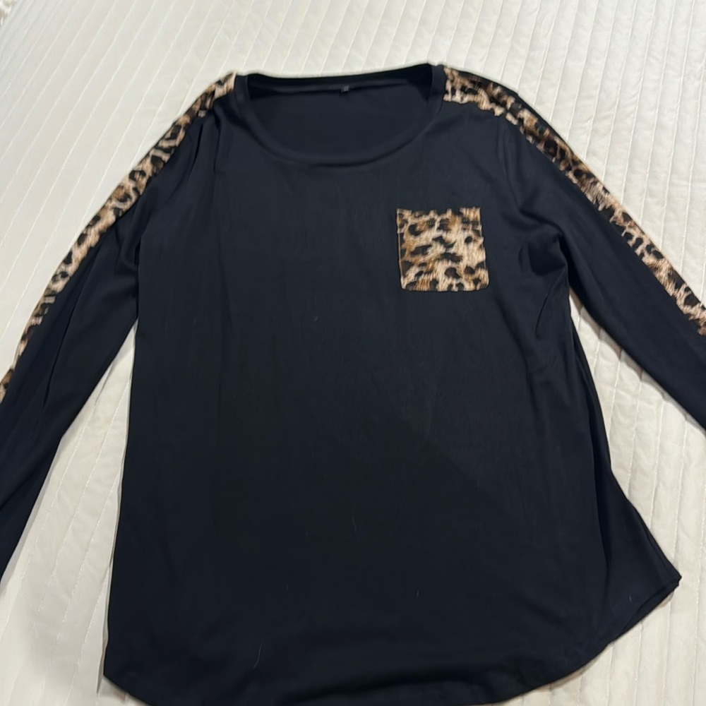 Women’s XL long sleeve tee